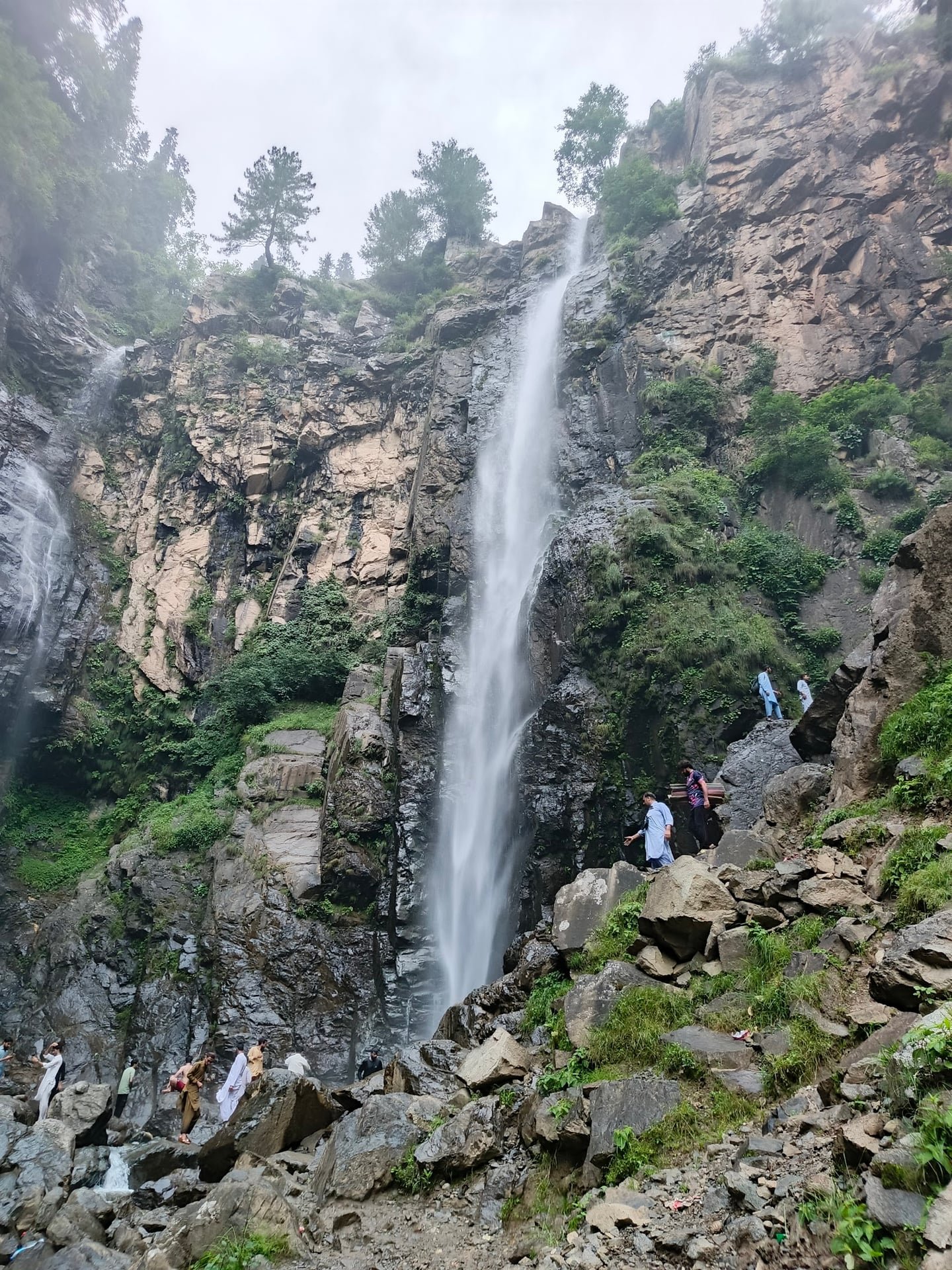 Jarogo Waterfall 1