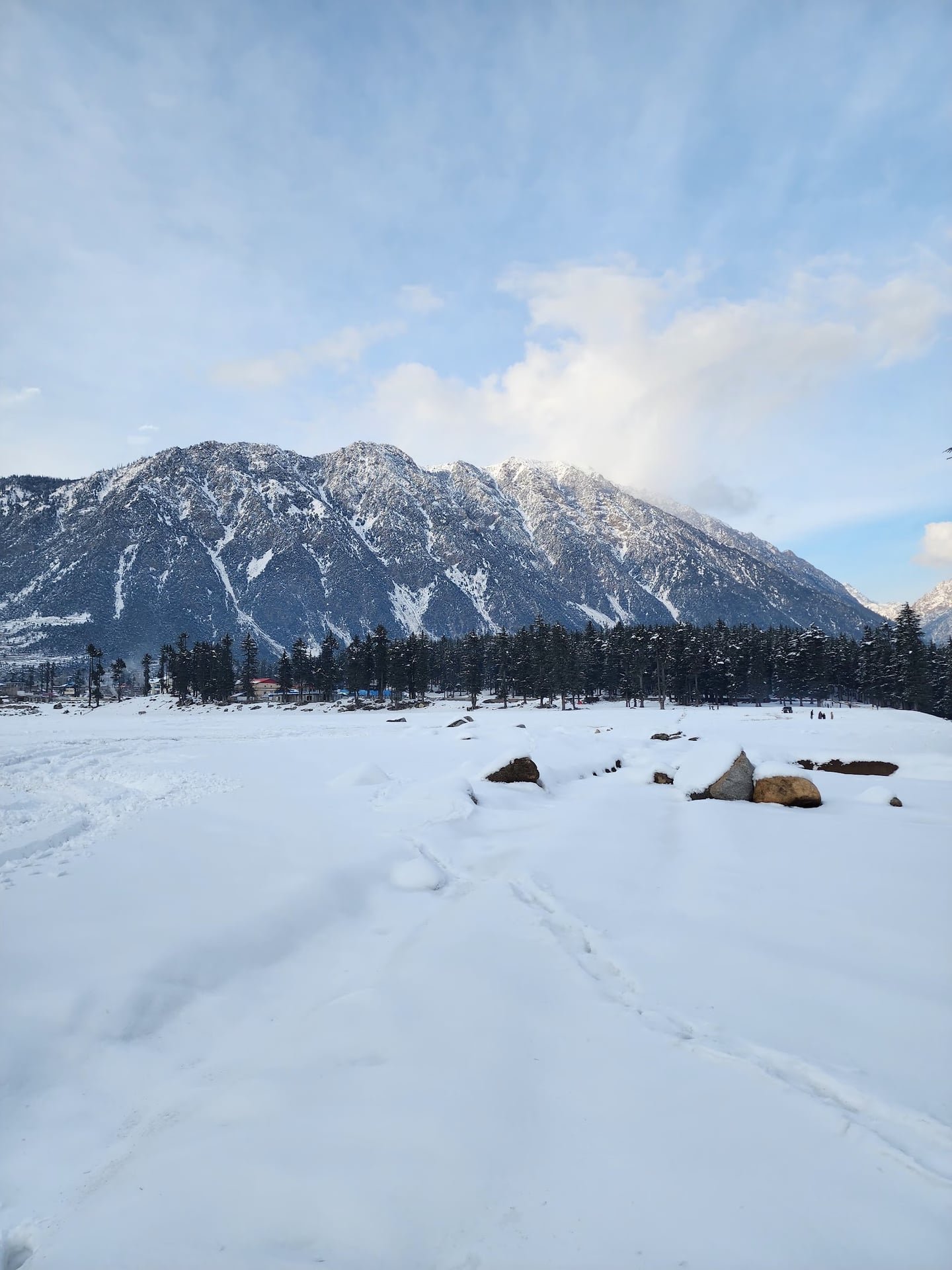 Renting a Jeep in Kalam for Mahodand: Tips (2026)